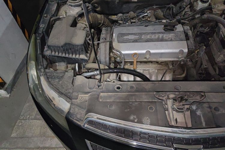 Used Chevrolet Cruze 2009 1.6L SE MT Engine Bay Right