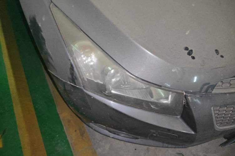 Used Chevrolet Cruze 2009 1.6L SL MT Right Front Headlight