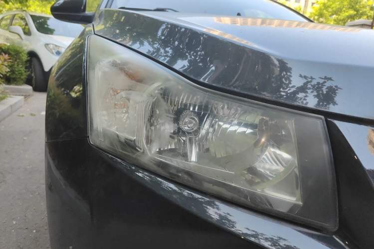 Used Chevrolet Cruze 2009 1.6L SL MT Right Front Headlight