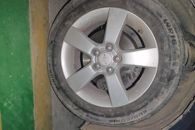 Used Chevrolet Cruze 2009 1.6L SL MT Right Front Wheel Hub