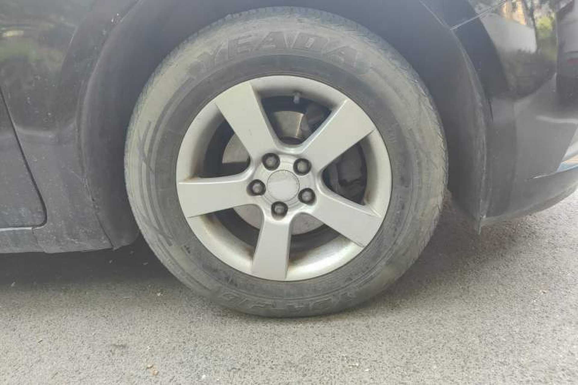 Used Chevrolet Cruze 2009 1.6L SL MT Right Front Wheel Hub
