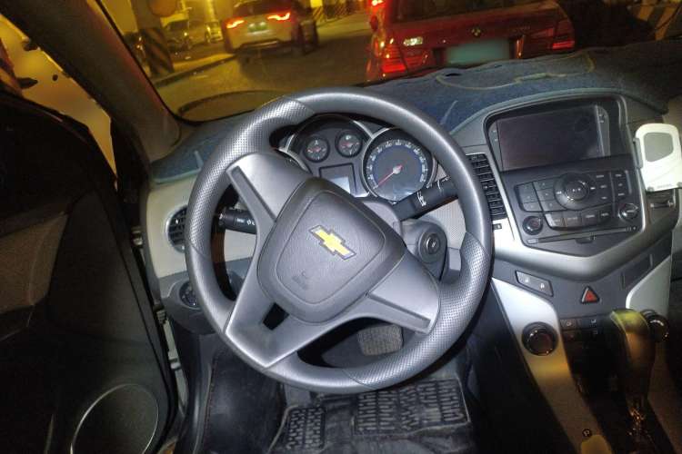 Used Chevrolet Cruze 2009 1.8L SE AT Steering Wheel