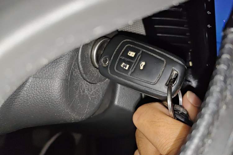 Used Chevrolet Cruze 2009 1.6L SE MT Vehicle Key
