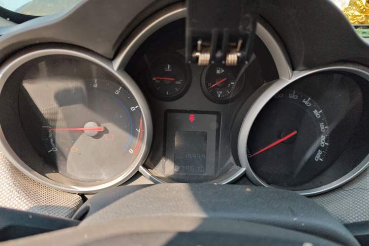 Used Chevrolet Cruze 2009 1.6L SE MT Instrument Cluster