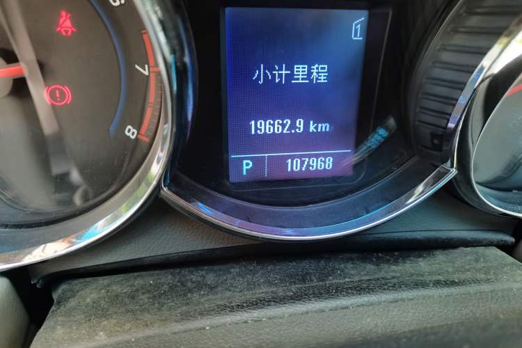 Used Chevrolet Cruze 2009 1.8L SX Automatic Odometer Close Up
