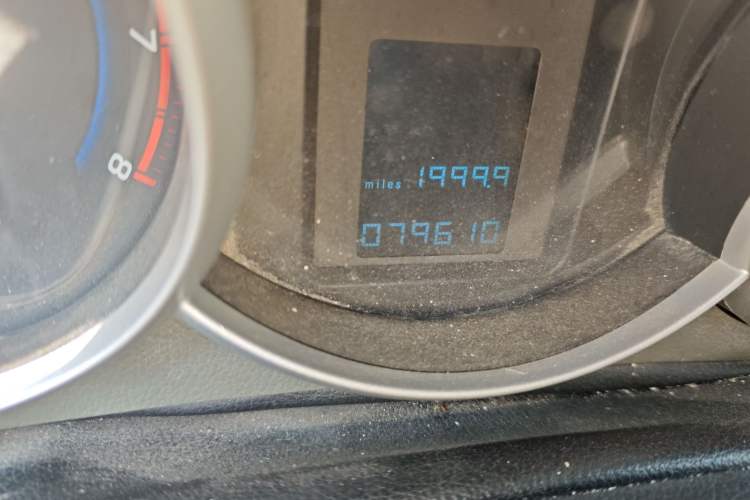 Used Chevrolet Cruze 2009 1.6L SE MT Odometer Close Up