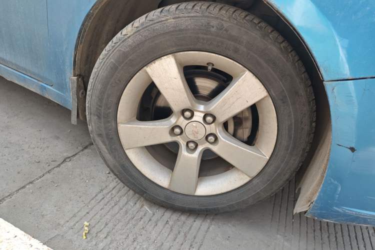 Used Chevrolet Cruze 2009 1.6L SE MT Right Front Wheel Hub