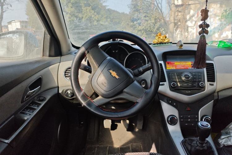 Used Chevrolet Cruze 2009 1.6L SE MT Steering Wheel