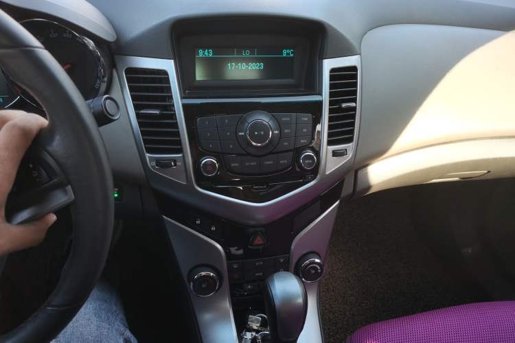 Used Chevrolet Cruze 2009 1.8L SX Automatic Audio And AC Panel