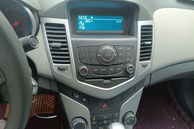 Used Chevrolet Cruze 2009 1.8L SE AT Audio And AC Panel