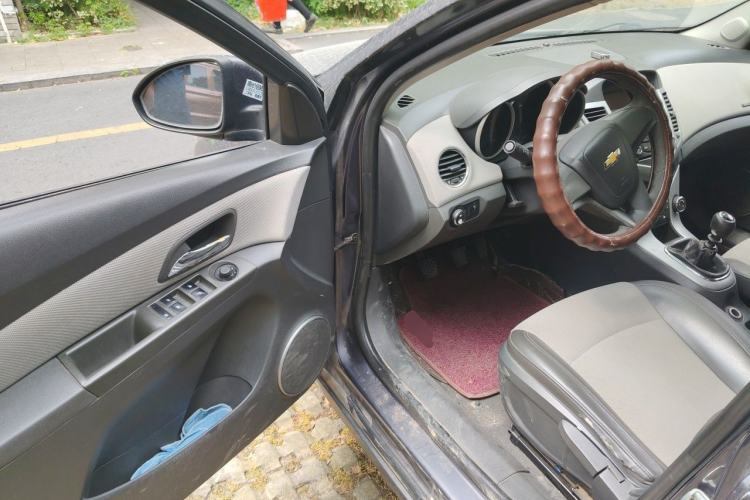 Used Chevrolet Cruze 2009 1.6L SE MT Driver Seat