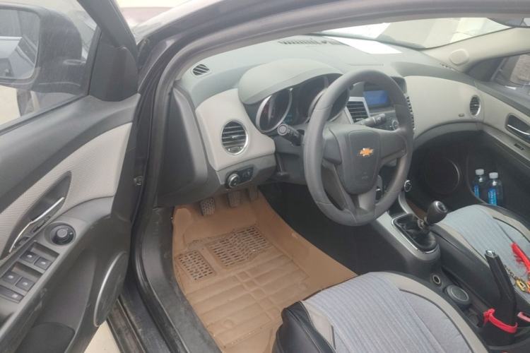Used Chevrolet Cruze 2009 1.6L SL MT Driver Seat