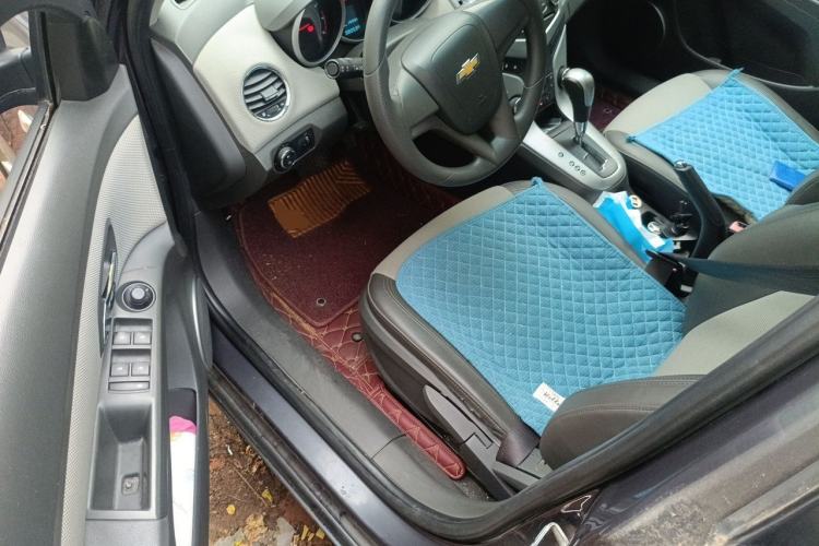 Used Chevrolet Cruze 2009 1.8L SE AT Driver Seat