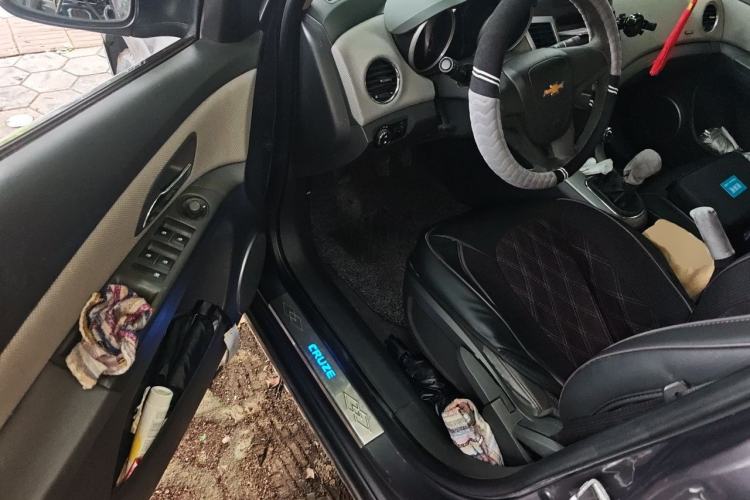 Used Chevrolet Cruze 2009 1.6L SE MT Driver Seat