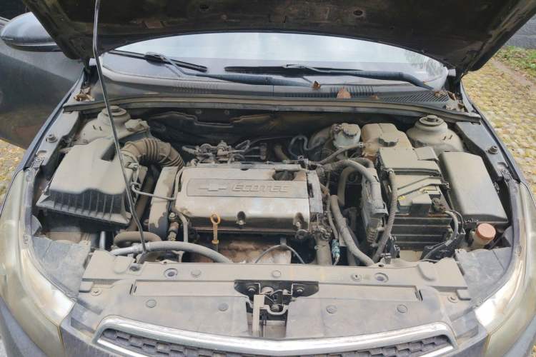 Used Chevrolet Cruze 2009 1.6L SE MT Engine Bay