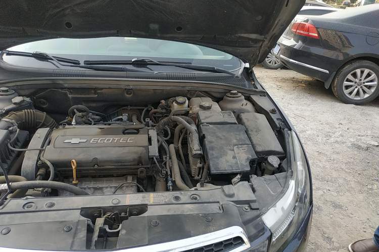 Used Chevrolet Cruze 2009 1.8L SX Automatic Engine Bay Left