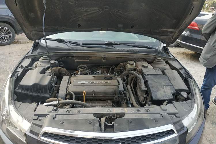Used Chevrolet Cruze 2009 1.8L SX Automatic Engine Bay
