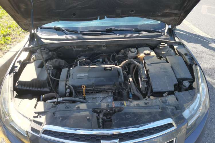 Used Chevrolet Cruze 2009 1.8L SX Automatic Engine Bay