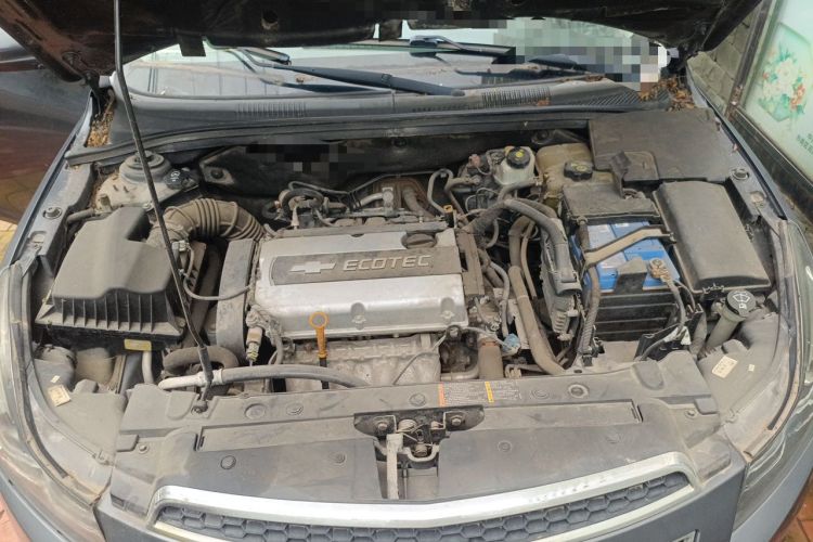 Used Chevrolet Cruze 2009 1.8L SE AT Engine Bay