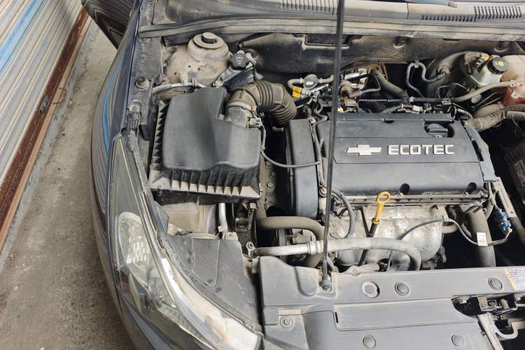 Used Chevrolet Cruze 2009 1.6L SE MT Engine Bay Right