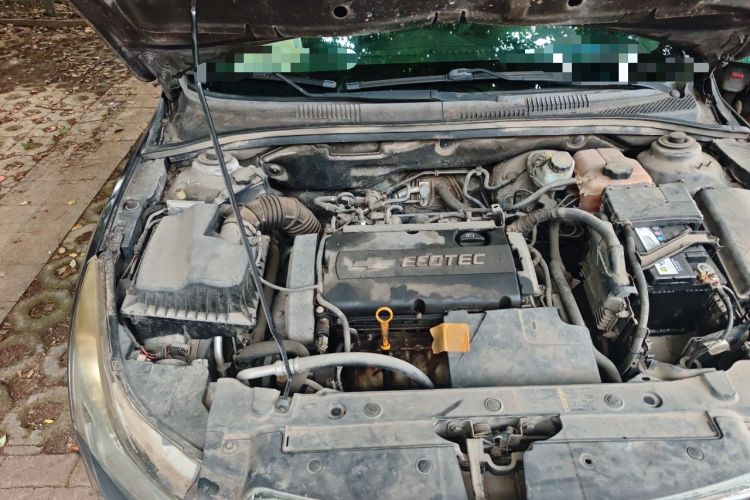 Used Chevrolet Cruze 2009 1.6L SE MT Engine Bay Right