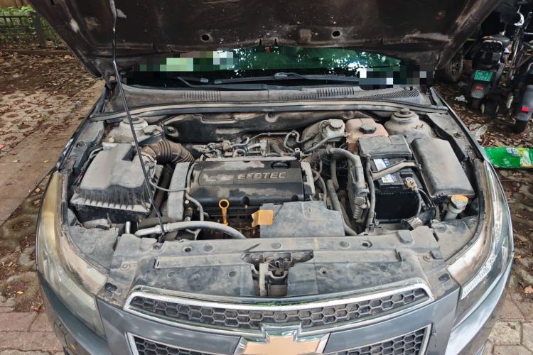 Used Chevrolet Cruze 2009 1.6L SE MT Engine Bay