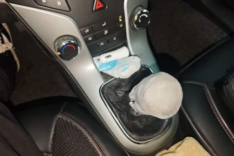 Used Chevrolet Cruze 2009 1.6L SE MT Gear Lever
