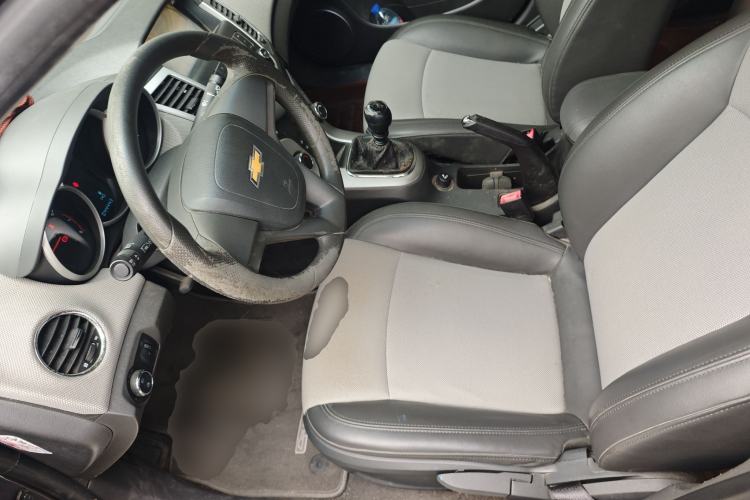 Used Chevrolet Cruze 2009 1.6L SE MT Left Front Seat