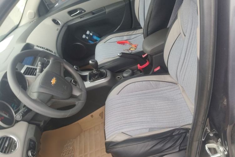 Used Chevrolet Cruze 2009 1.6L SL MT Left Front Seat