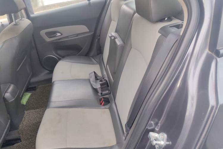 Used Chevrolet Cruze 2009 1.6L SE MT Left Rear Seat