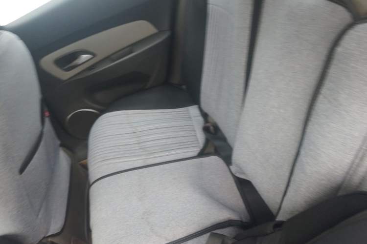Used Chevrolet Cruze 2009 1.6L SL MT Left Rear Seat