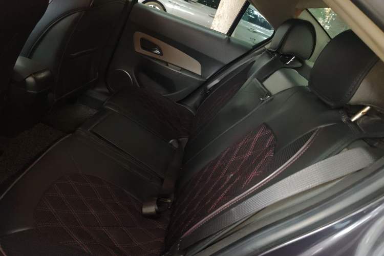 Used Chevrolet Cruze 2009 1.6L SE MT Left Rear Seat