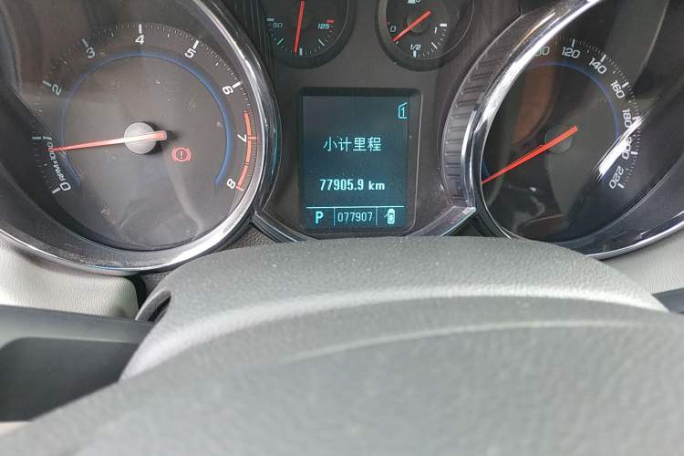 Used Chevrolet Cruze 2009 1.8L SX Automatic Odometer Close Up