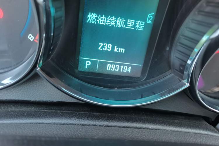 Used Chevrolet Cruze 2009 1.8L SX Automatic Odometer Close Up