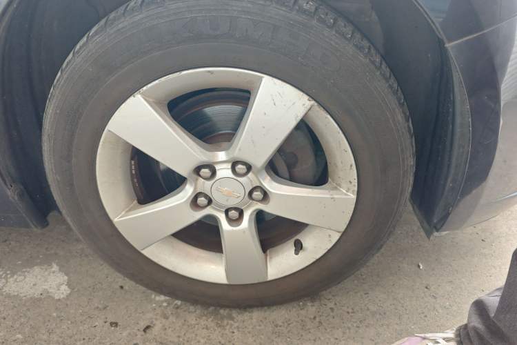 Used Chevrolet Cruze 2009 1.6L SE MT Right Front Wheel Hub
