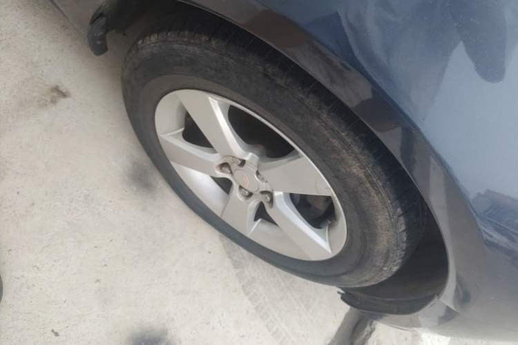Used Chevrolet Cruze 2009 1.6L SL MT Right Front Wheel Hub