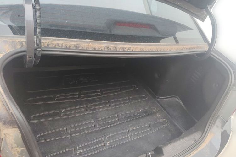 Used Chevrolet Cruze 2009 1.6L SL MT Trunk