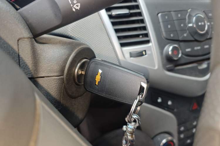 Used Chevrolet Cruze 2009 1.6L SE MT Vehicle Key