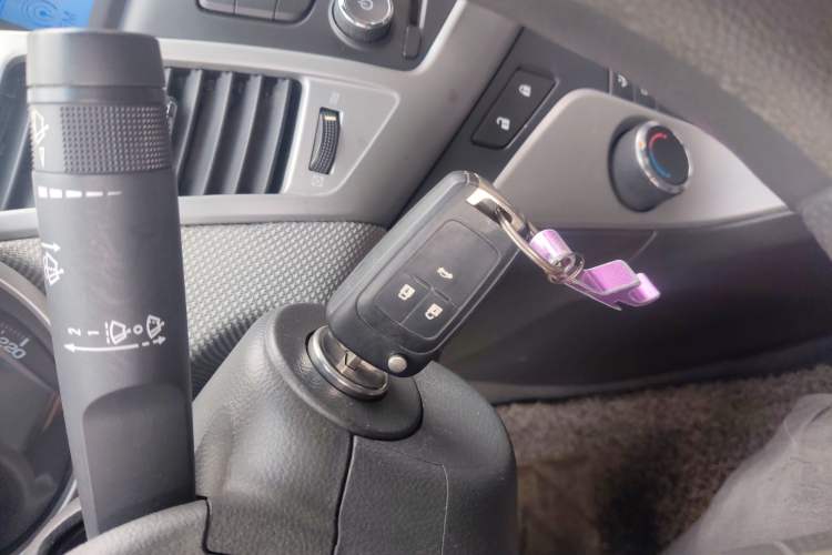 Used Chevrolet Cruze 2009 1.6L SE MT Vehicle Key