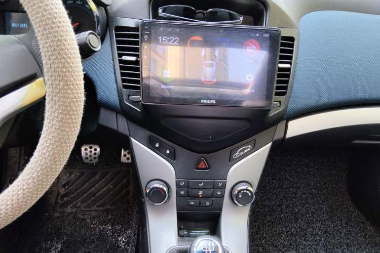 Used Chevrolet Cruze 2009 1.6L SE MT Audio And AC Panel