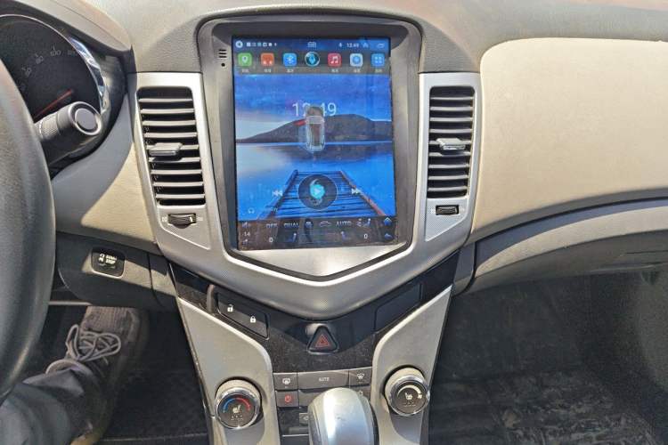 Used Chevrolet Cruze 2009 1.8L SX Automatic Audio And AC Panel