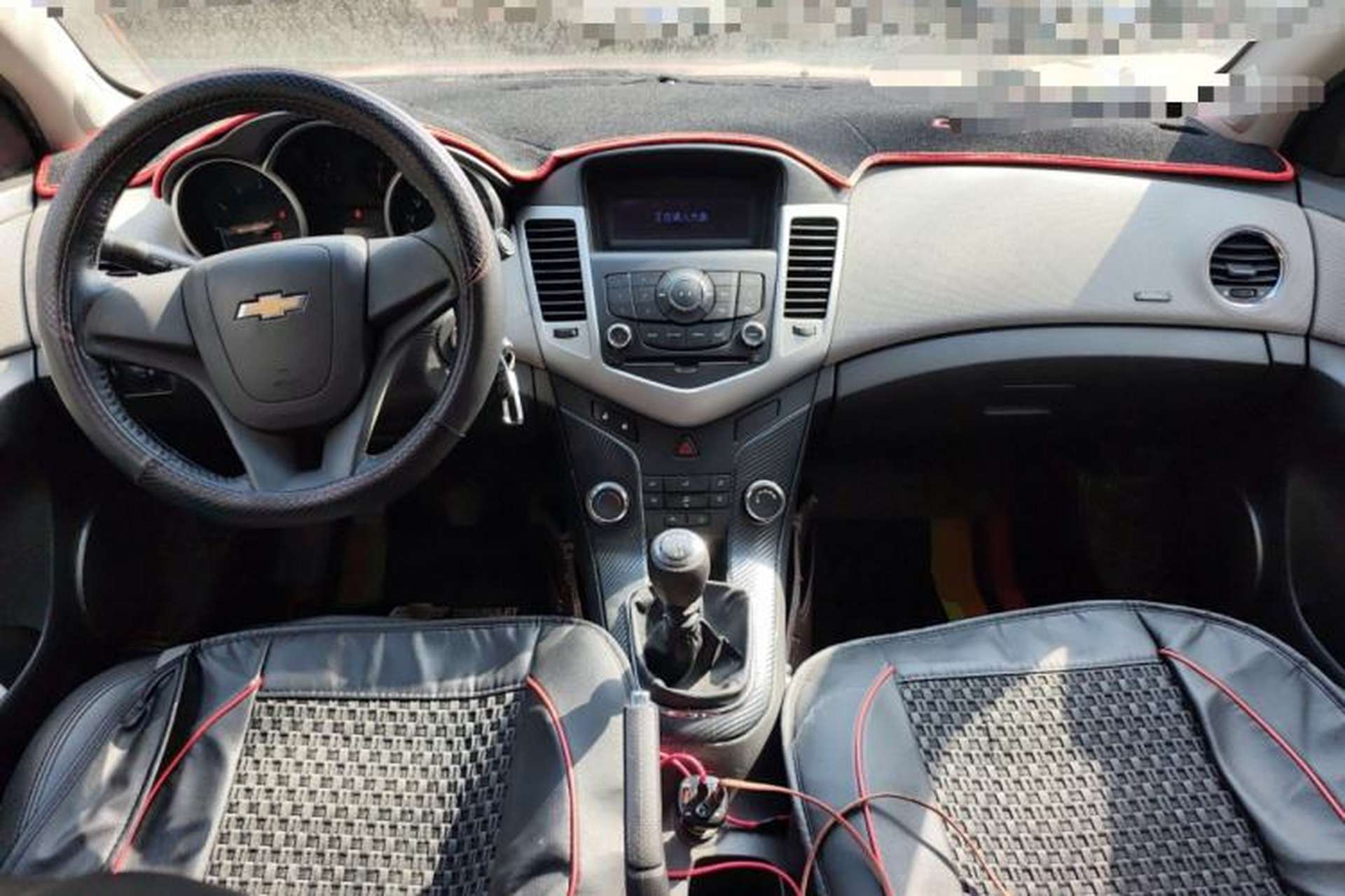 Used Chevrolet Cruze 2009 1.6L SE MT Center Console