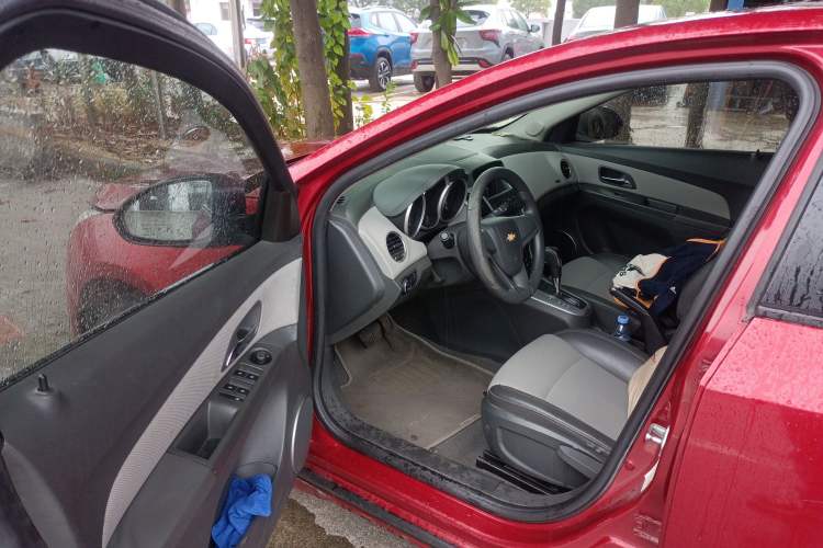 Used Chevrolet Cruze 2009 1.8L SE AT Driver Seat