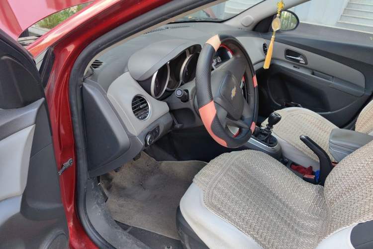 Used Chevrolet Cruze 2009 1.6L SE MT Driver Seat
