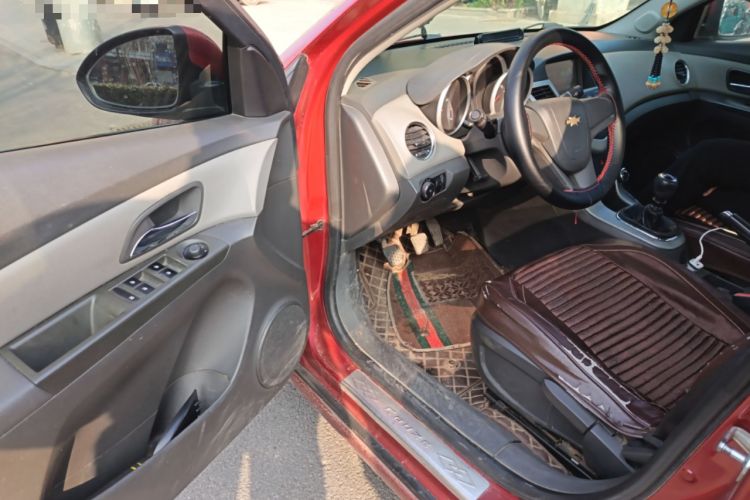 Used Chevrolet Cruze 2009 1.6L SL MT Driver Seat