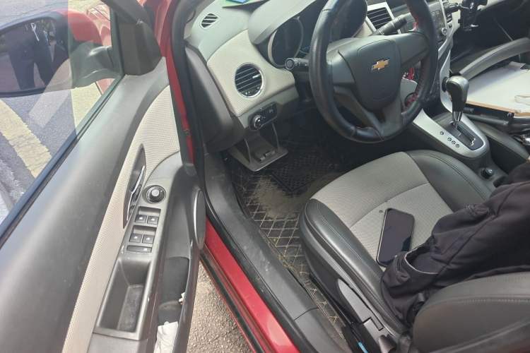 Used Chevrolet Cruze 2009 1.8L SE AT Driver Seat