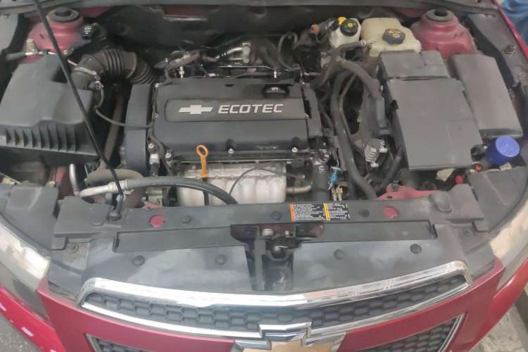 Used Chevrolet Cruze 2009 1.8L SE AT Engine Bay