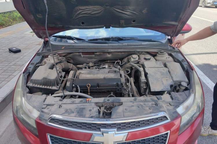 Used Chevrolet Cruze 2009 1.6L SE MT Engine Bay