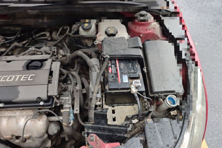 Used Chevrolet Cruze 2009 1.6L SE MT Engine Bay Left