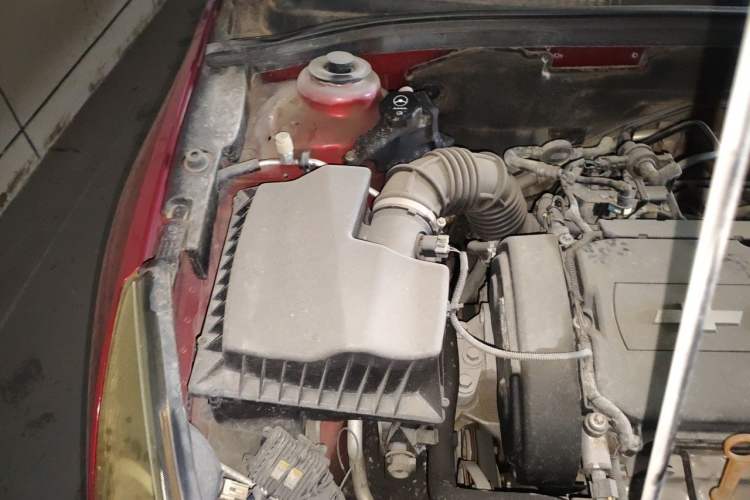 Used Chevrolet Cruze 2009 1.6L SE MT Engine Bay Right